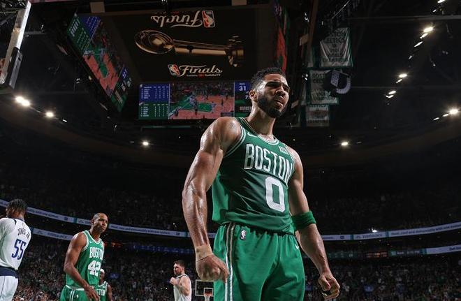 也是对湖人 也是对湖人