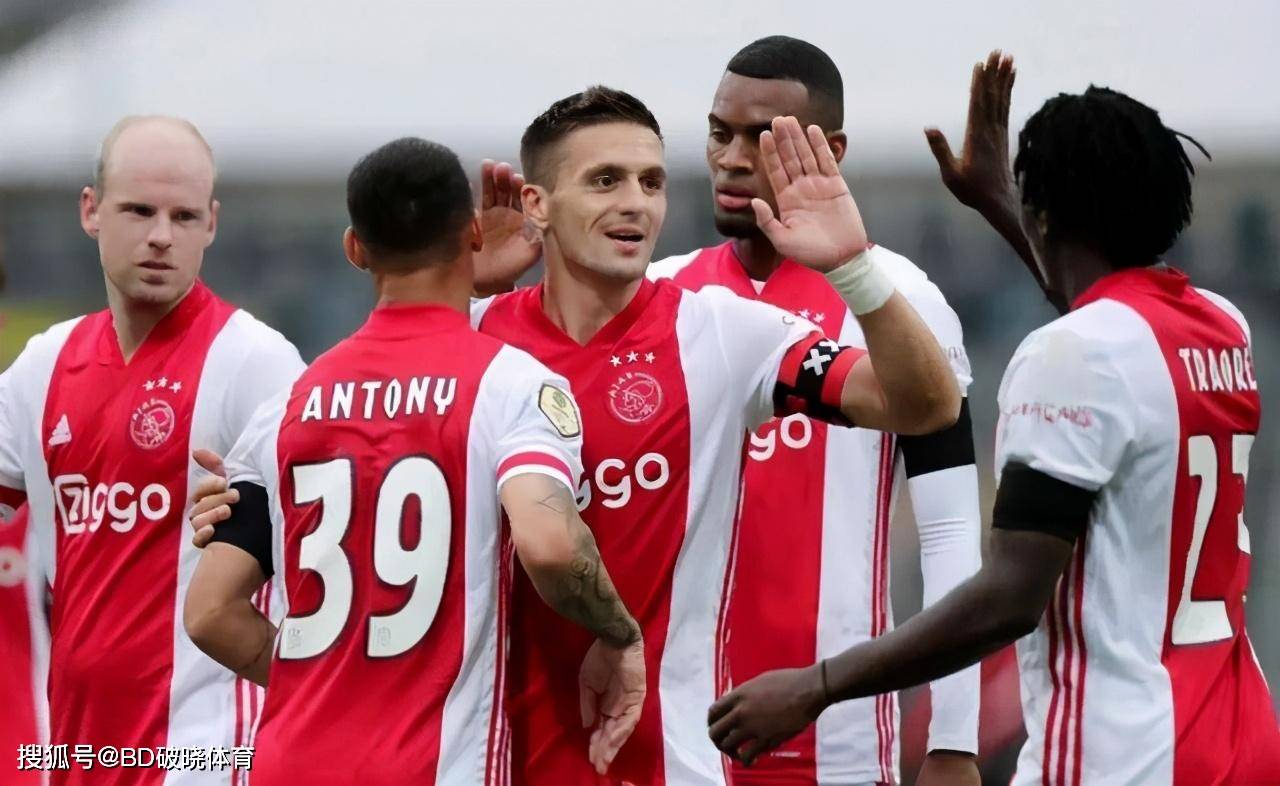 起眼的举动 起眼的举动