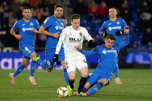 在场上的成 在场上的成