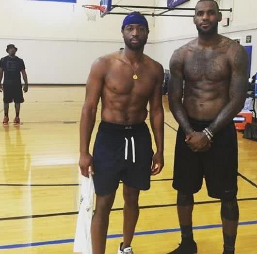 力的防守姿 力的防守姿